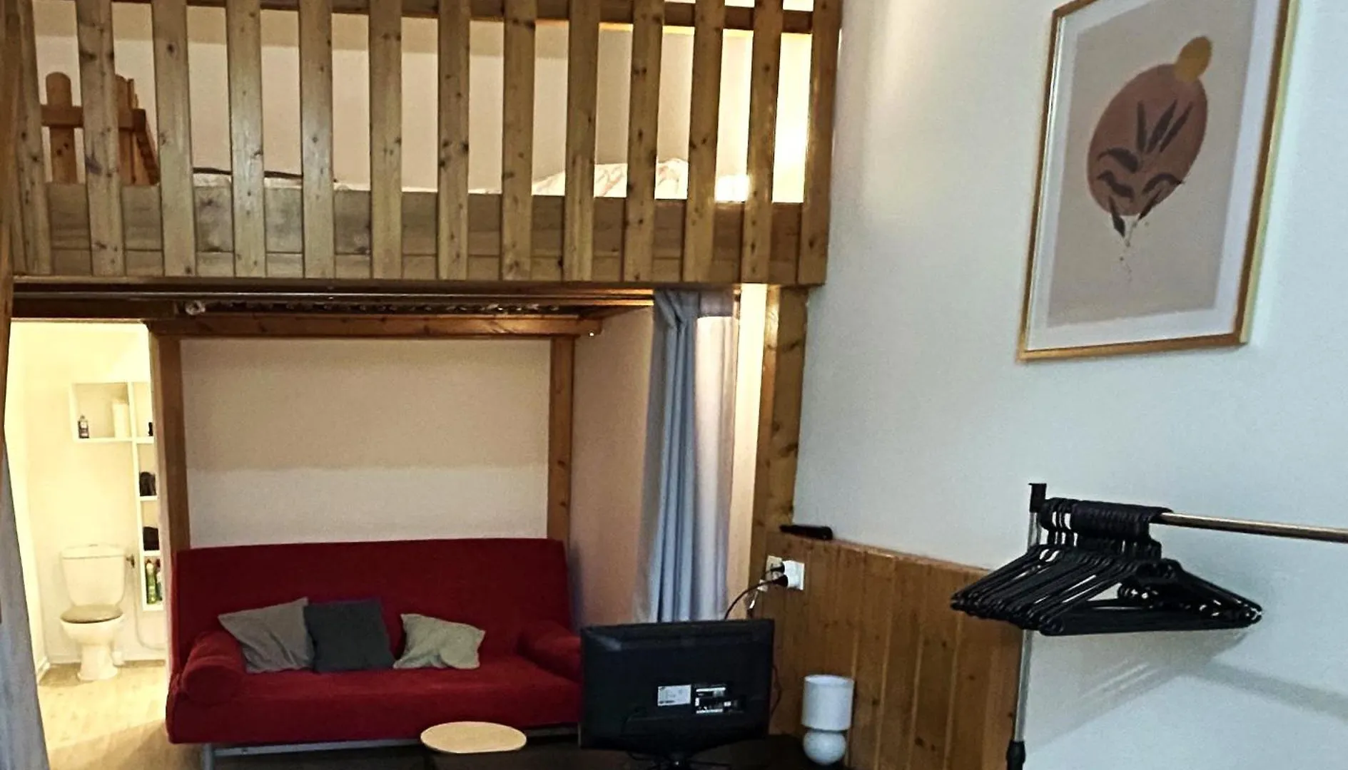 Apartment Studio Spacieux, Centre Ville Le Pont-de-Beauvoisin France